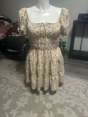 Hesperus Floral Sleeve Mini Dress in Yellow with yellow & white flowers Sz XL